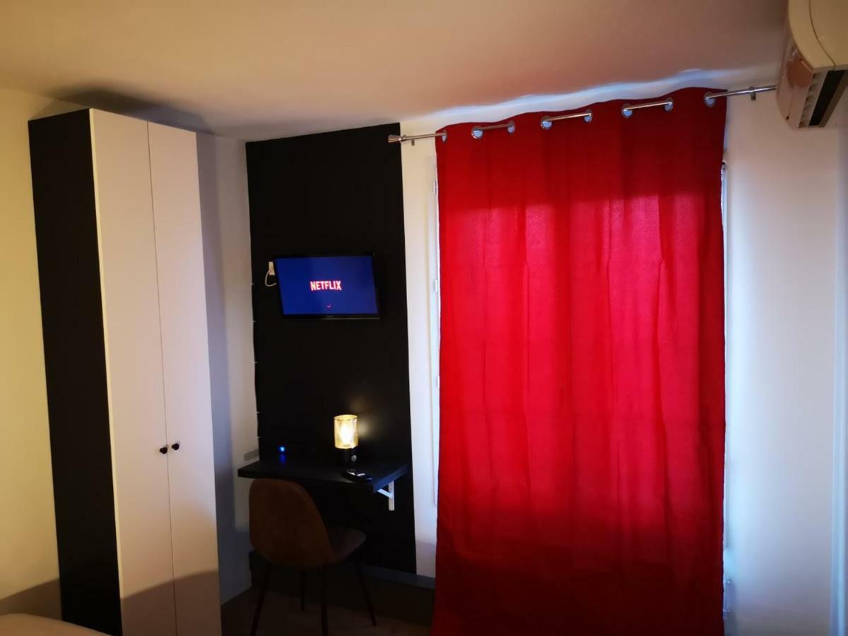Hotel Bar Brasserie L'Escale Bergerac Kültér fotó